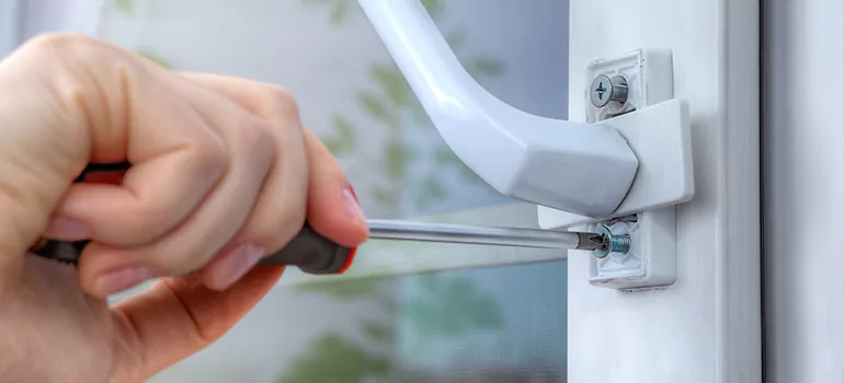 Window Crack Repair in Buenaventura Lakes, FL