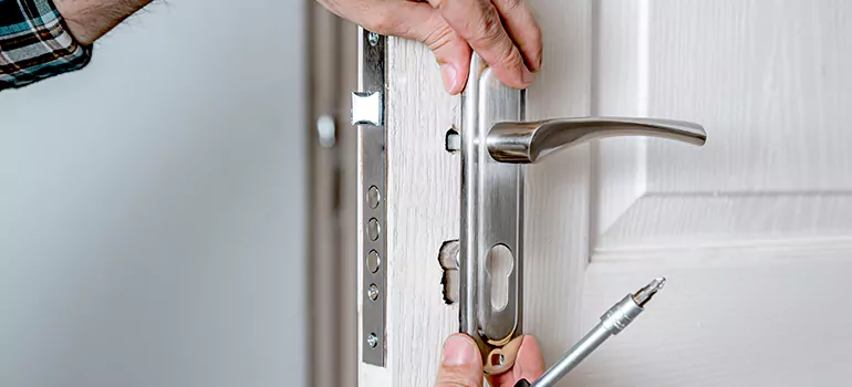 Front Door Knob Repair in Buenaventura Lakes, FL